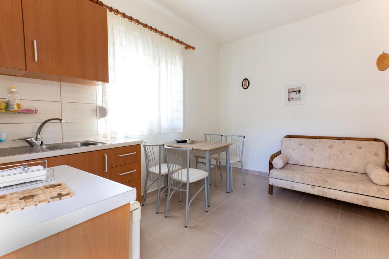 Nikki'S Family Apartments Sívota المظهر الخارجي الصورة