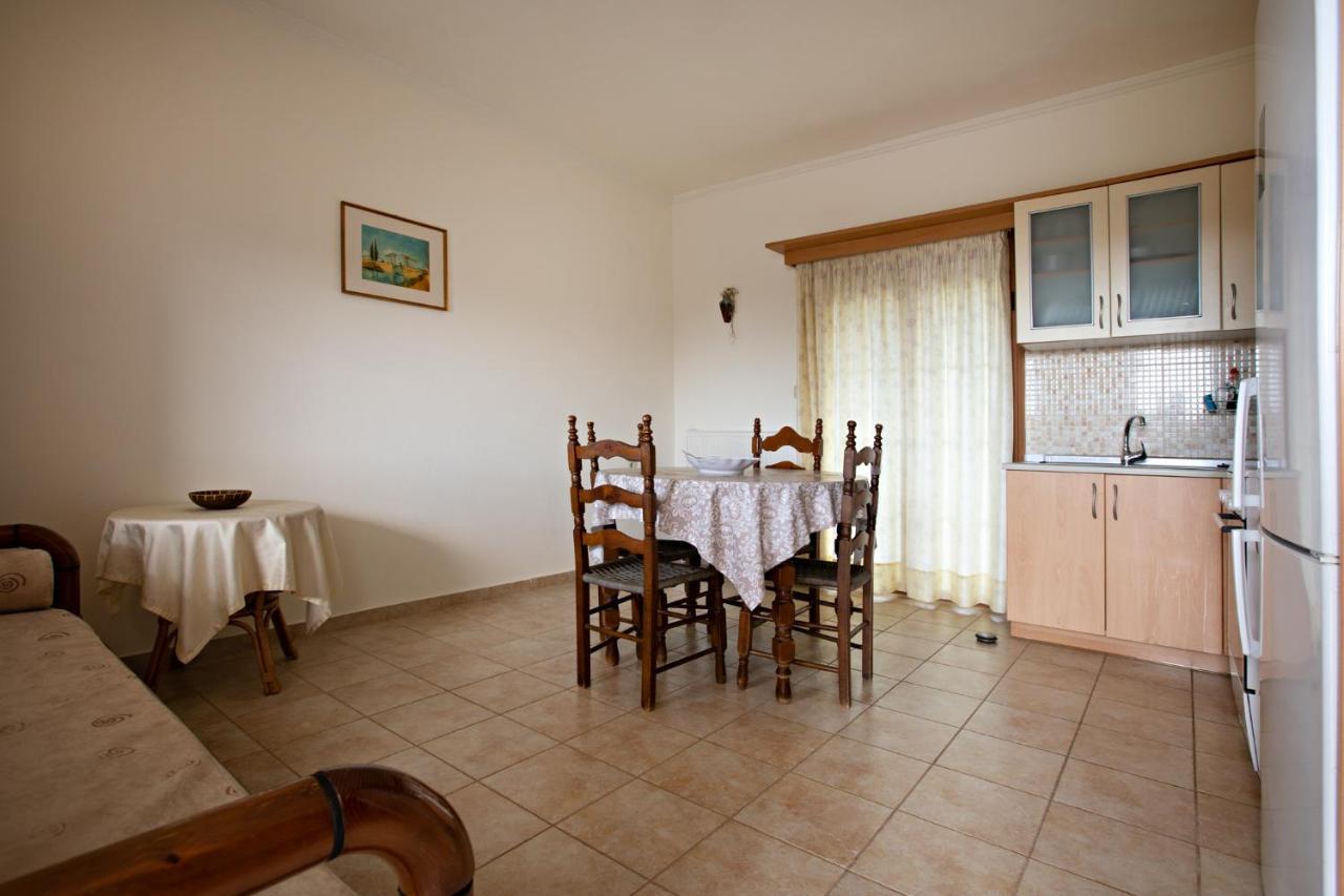 Nikki'S Family Apartments Sívota المظهر الخارجي الصورة